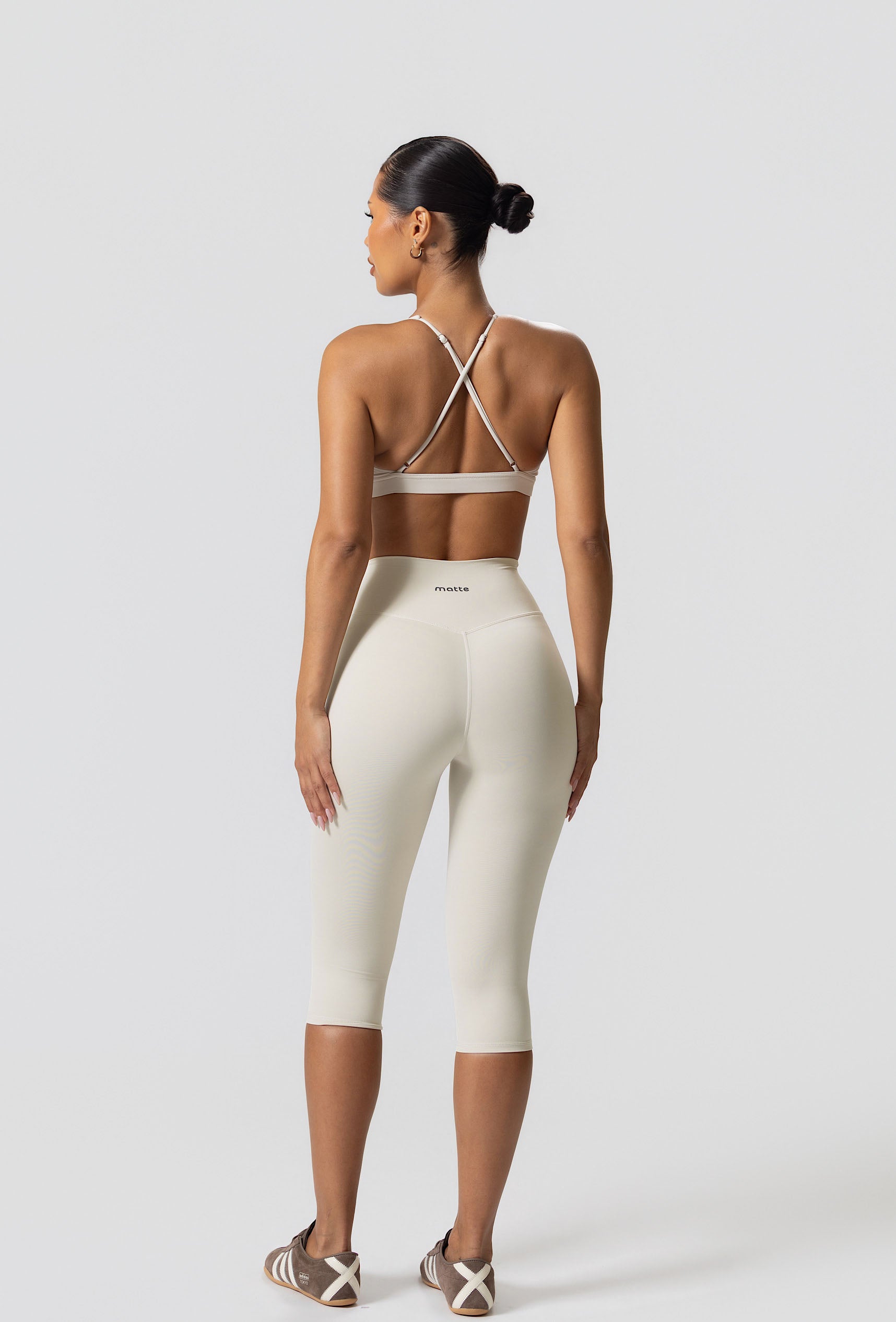 Capri Essential Legging - Iced Vanilla