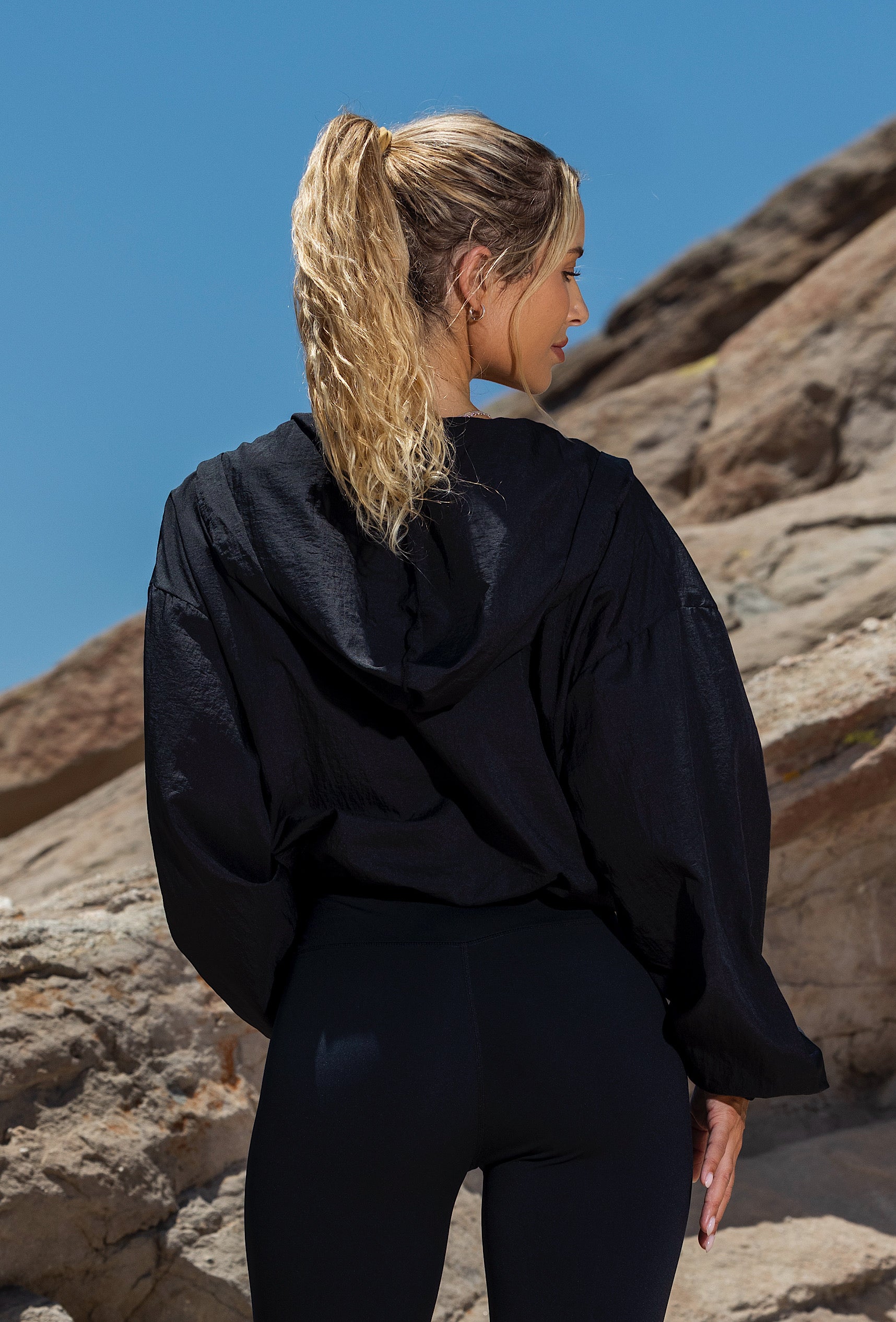 Sheer Form Cropped Pullover Windbreaker - Black